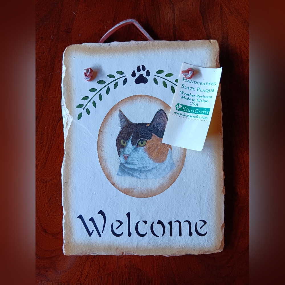 Handcrafted Cat Welcome Slate Plaque - Multicolor